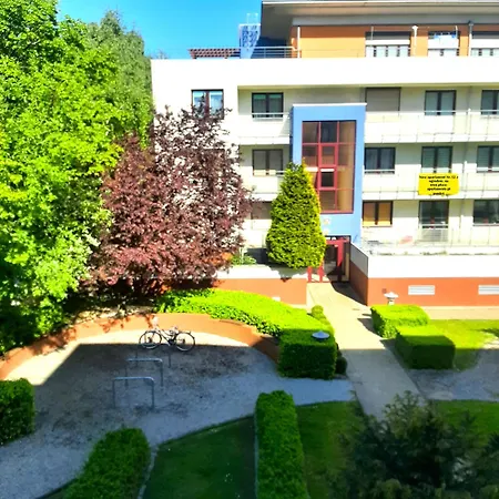 Apartamenty-plaza Lägenhet *