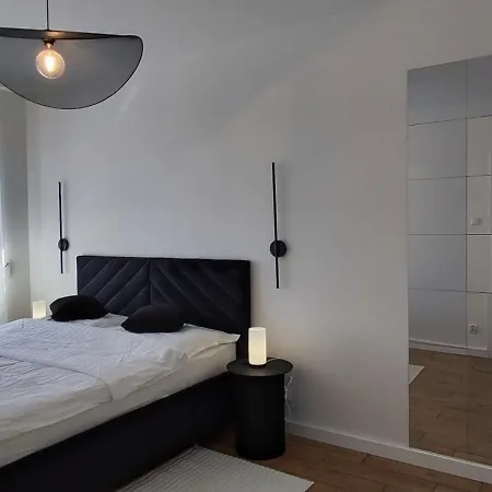 Daire Apartamenty-plaza *